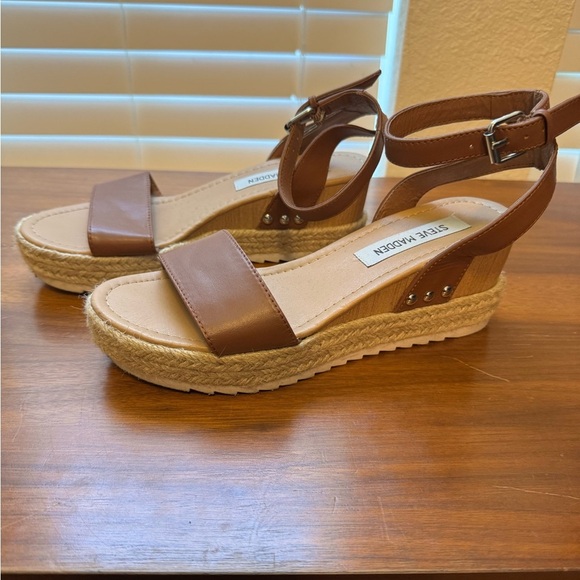 Steve Madden Brown Women's Sandals Sized 6 - Picture 2 of 5